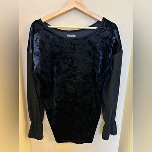 Blue velvet top with she sleeve and ruffle cuff